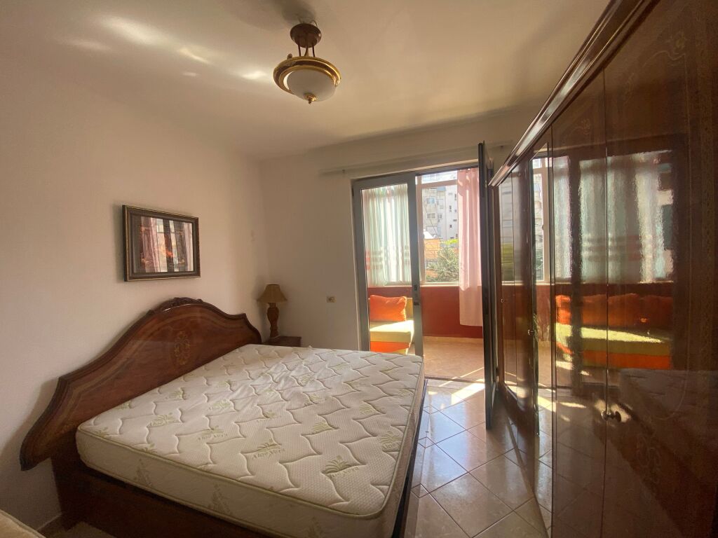 Apartament 1+ 1 per qera ne fresk !