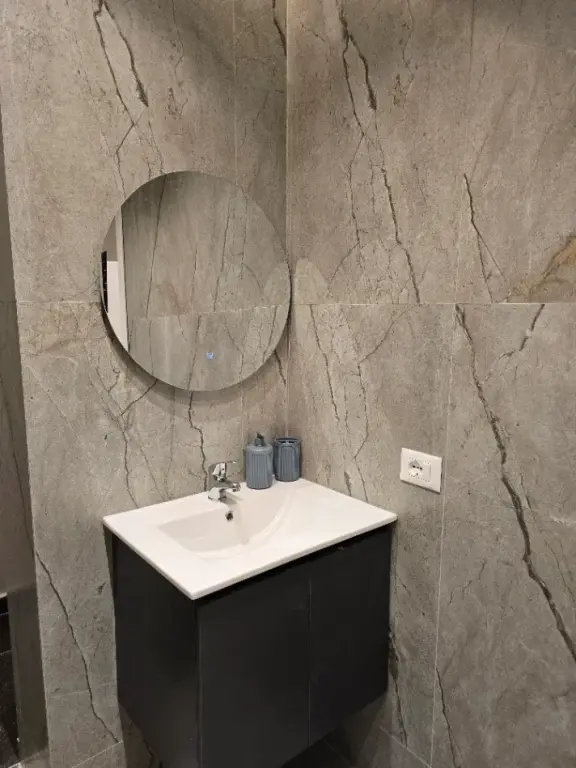 Qera | Garsoniere | Perball OSLO brryli | 400 €/muaj