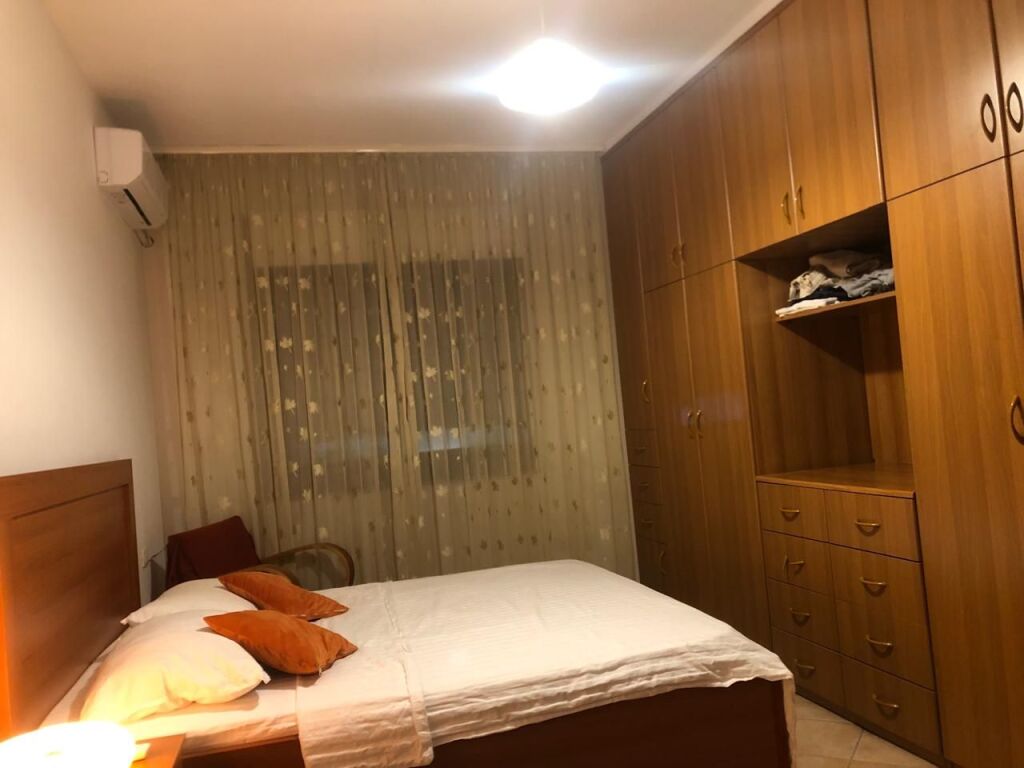 Apartament me qera ne komune