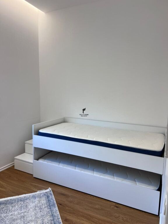 APARTAMENT ME QERA 2+1 RRUGA DURRESIT 75.000 LEKE FH-83985