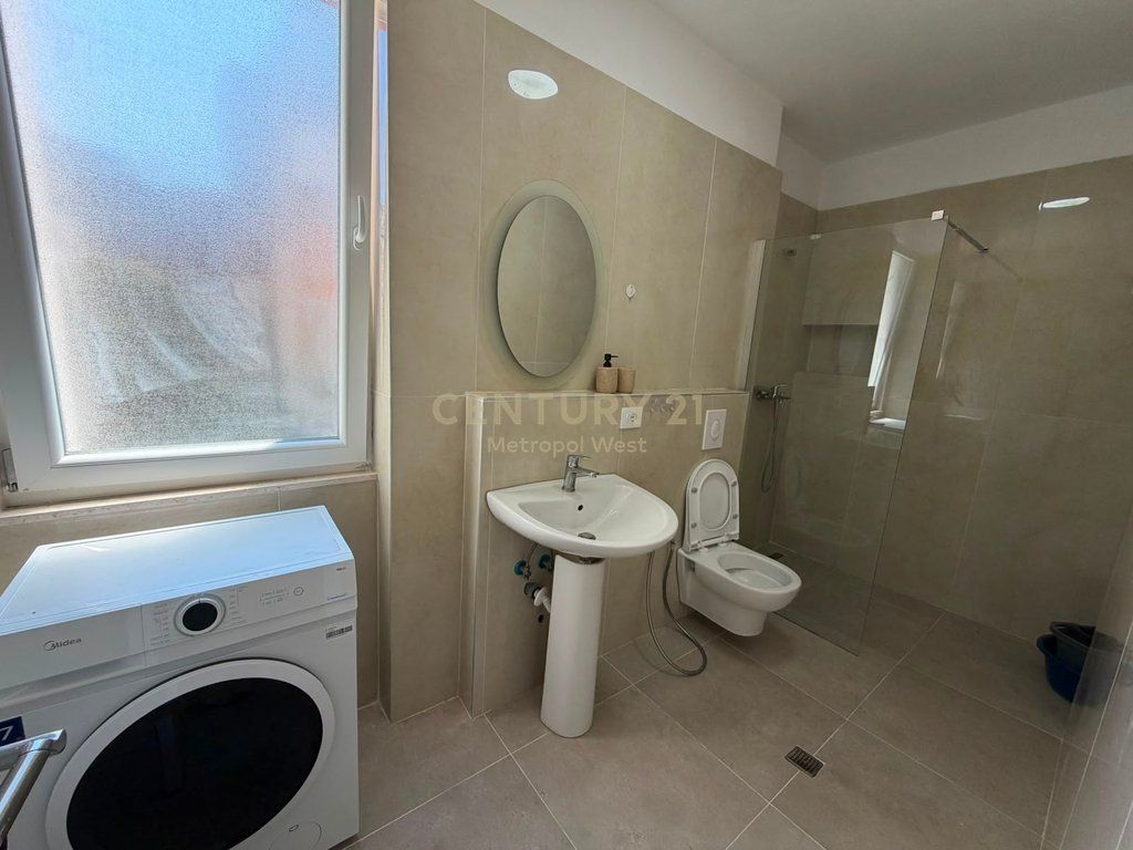 Apartament 1+1 me Qira tek Ish Tregu Elektrik