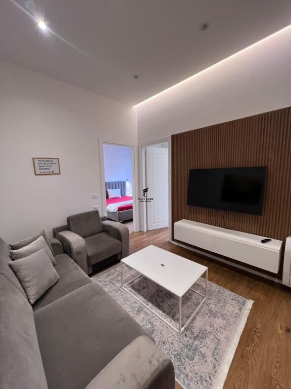APARTAMENT ME QERA 2+1 RRUGA DURRESIT 75.000 LEKE FH-83985