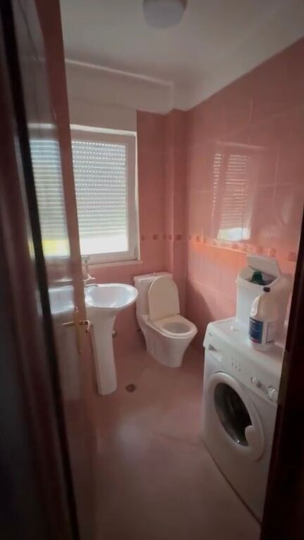 Apartament me qera 2+1+2 tek Ambasada Amerikane
