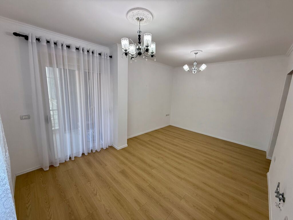 📣 SHITET Apartament 2+1 Me 2 Ballkone 📍Fresk, Rruga e Dajtit, 200 m mbi Anna Market ✨