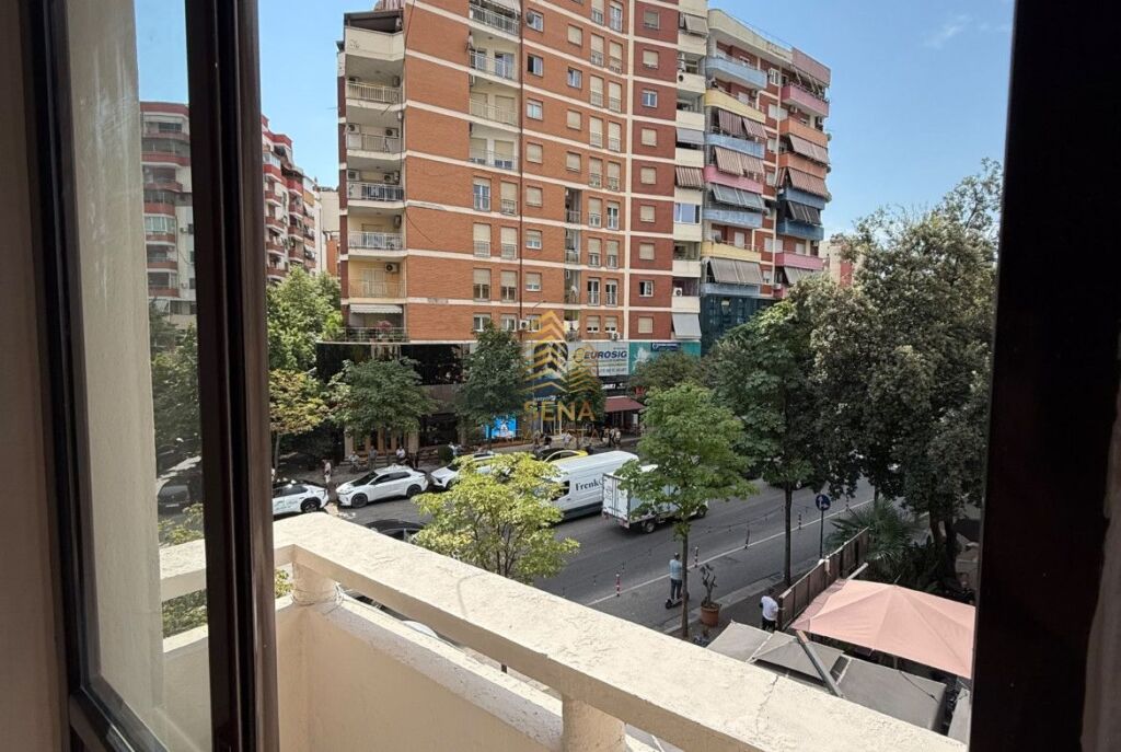 Affitto, Locale Commerciale 3+1+2blk, Via Elbasan, 800 Euro/mese Netto
