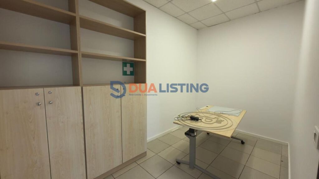 Locale commerciale in affitto – Vicino all'ex LSI