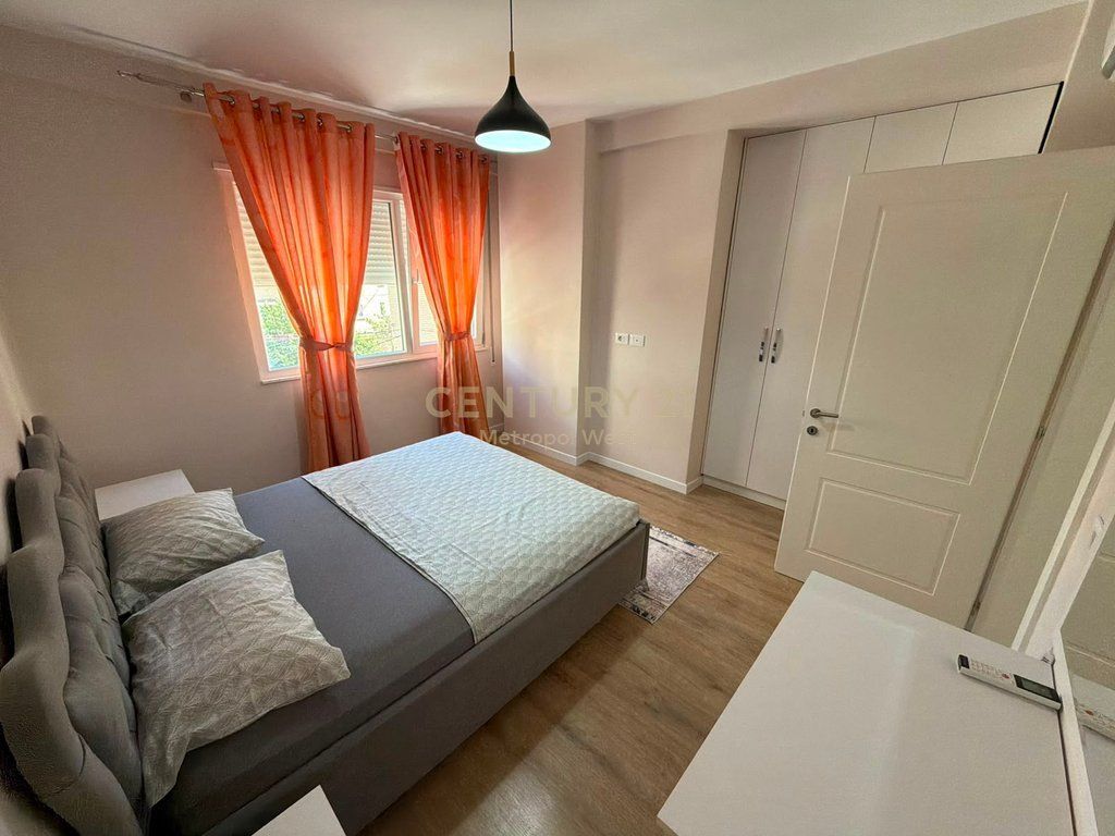 Apartament 1+1 me Qira tek Ish Tregu Elektrik 650 € /Muaj