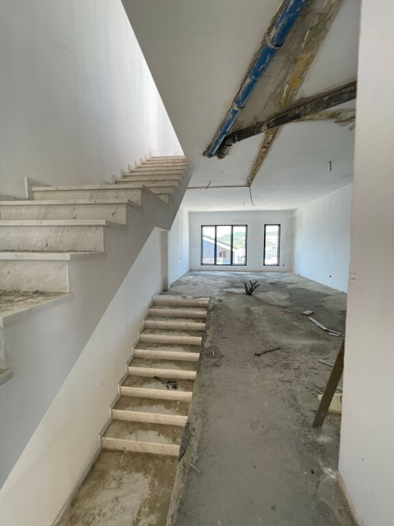Vendesi duplex 3+1+4 con veranda presso Picadilly Residence, vicino a TEG