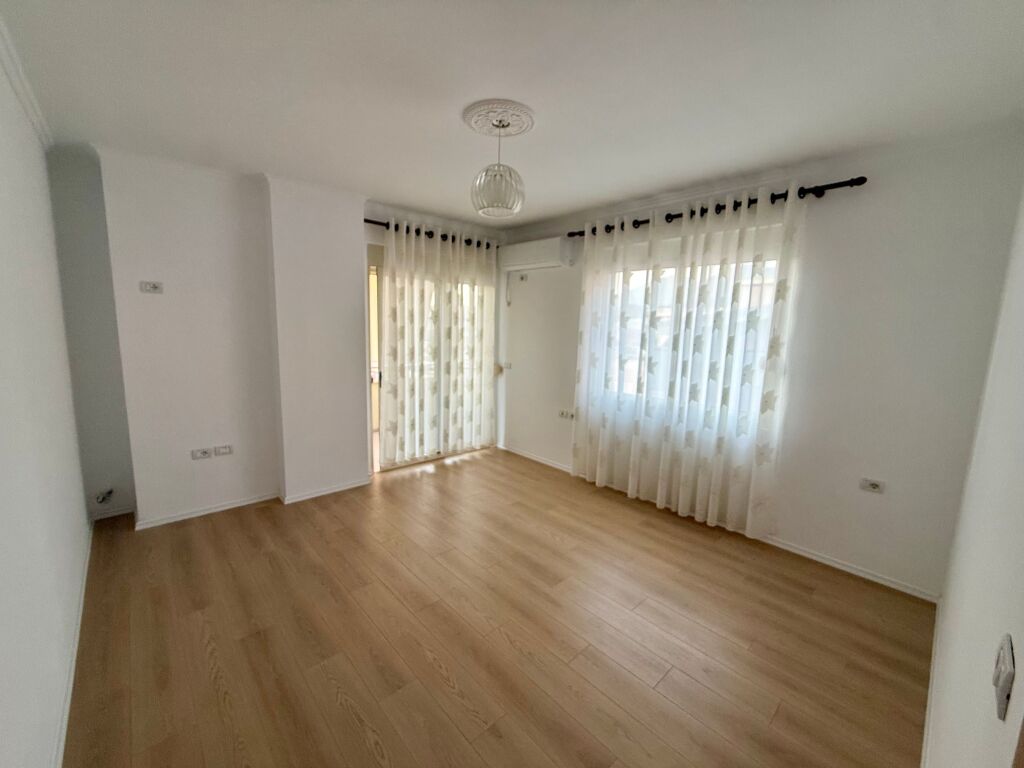 📣 SHITET Apartament 2+1 Me 2 Ballkone 📍Fresk, Rruga e Dajtit, 200 m mbi Anna Market ✨