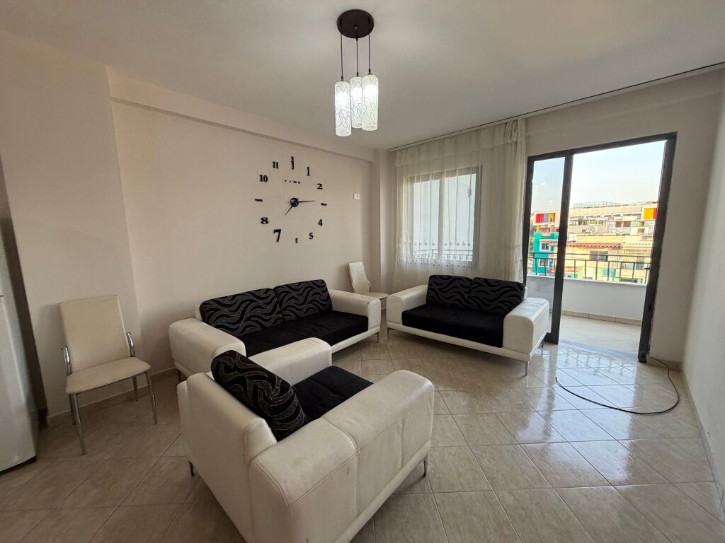 🏡 Appartamento 2+1+2 in affitto 📍 Complesso Grand, vicino al Mercato Elettrico, Tirana  ✨ Caratteristiche:  * 2 camere da letto (parzialmente arredato) * Soggiorno + cucina nuova * Lavastoviglie * 2 bagni * Condizionatori possono essere installati su accordo  💰 Prezzo: 45.000 Lek/mese