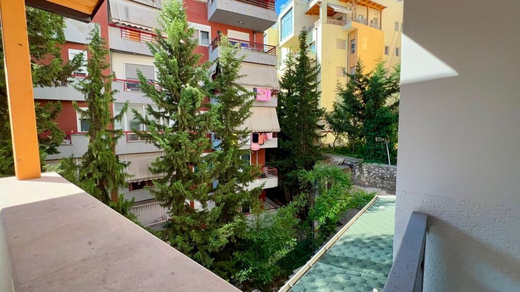 🏠 **FOR RENT: 1+1 Apartment with Terrace**  📍 Zoo Area 💰 60,000 ALL/Month 🏢 2nd Floor 📐 70 m²  ⚜️ **Recently Renovated – Located in a Quiet and Comfortable Area**