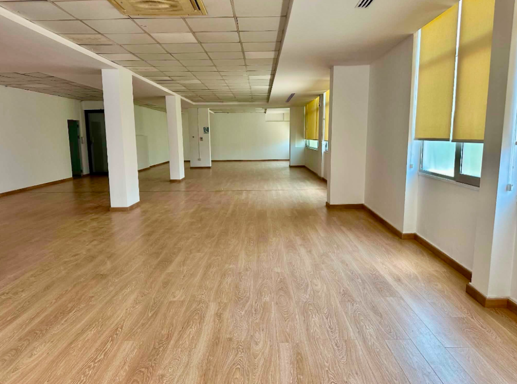 Business Premises for Rent near Dinamo Stadium – 549 m²