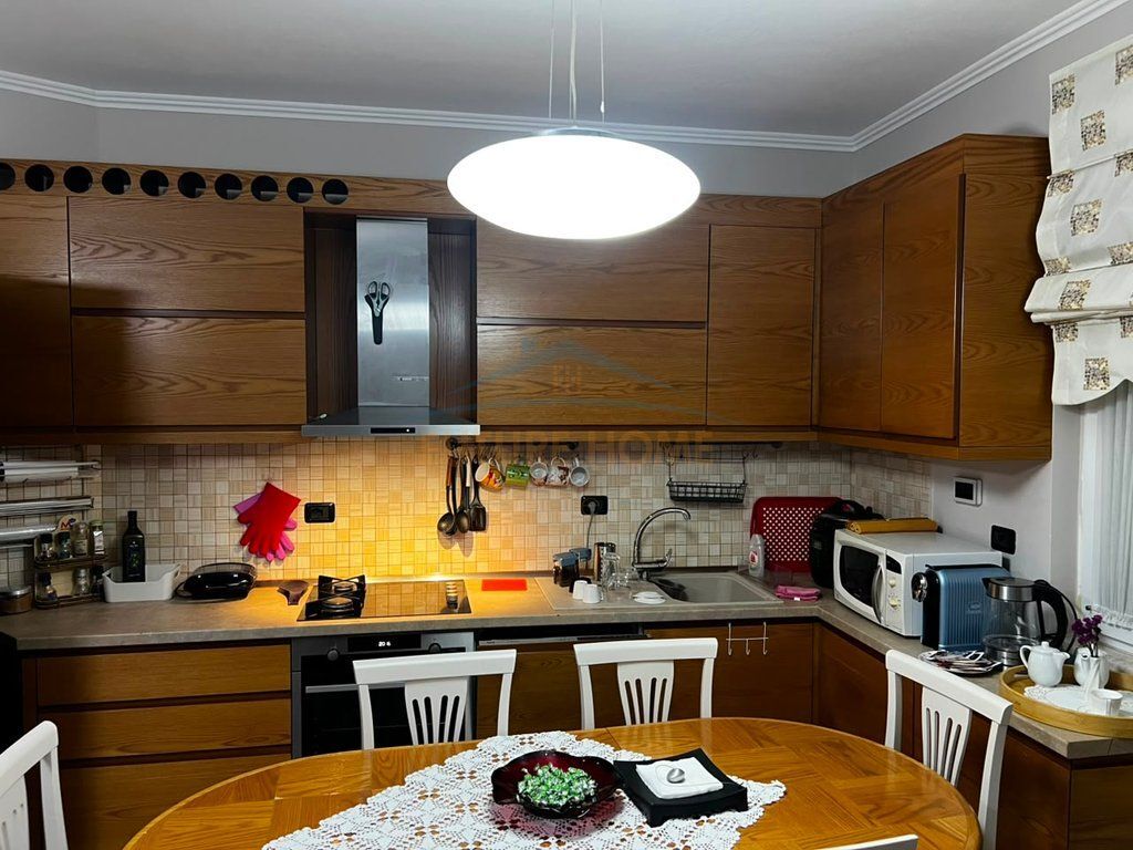 Affitto, Appartamento 2+1, Piazza Willson, Tirana
