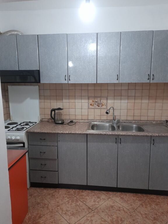 2+1,kat 1 pallat ekzistues,berryl,500 mije leke