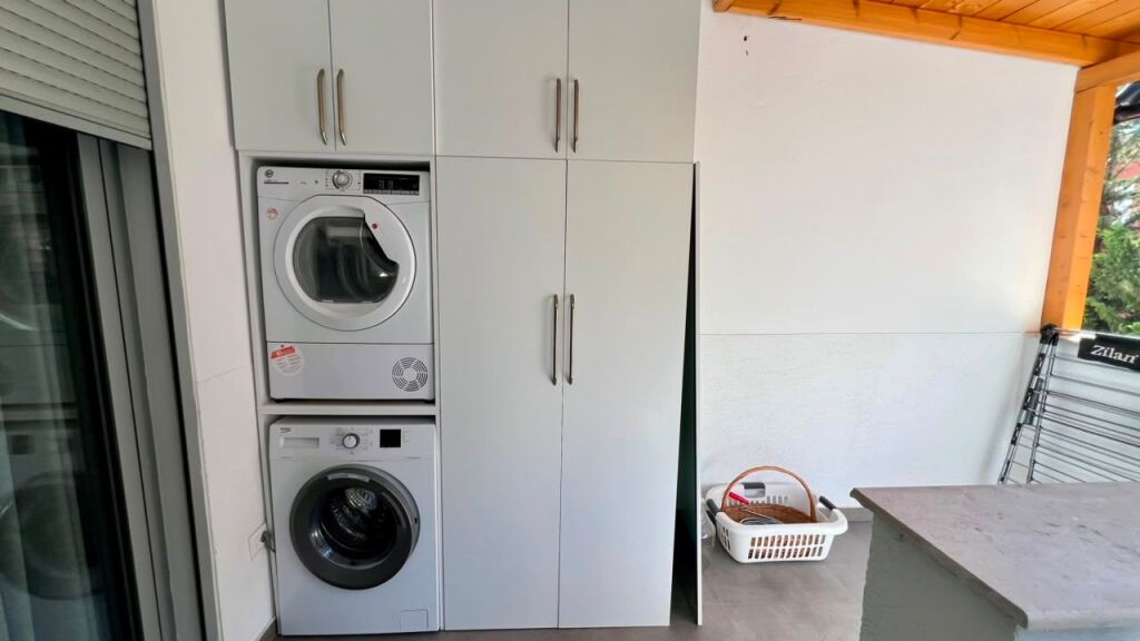 🏠 **FOR RENT: 1+1 Apartment with Terrace**  📍 Zoo Area 💰 60,000 ALL/Month 🏢 2nd Floor 📐 70 m²  ⚜️ **Recently Renovated – Located in a Quiet and Comfortable Area**