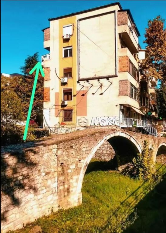 AFFITTASI APPARTAMENTO 100 m² PONTE DEI TABACCHI, TIRANA