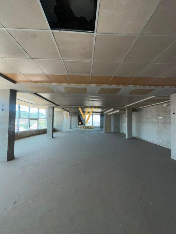 LOCALE COMMERCIALE IN AFFITTO 750 M2 IN VIA INDUSTRIALE 210.000 LEKE