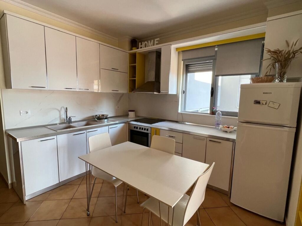 JEPET ME QIRA APARTAMENT 2+1+2 VLORE/SHKOLLA E MARINES