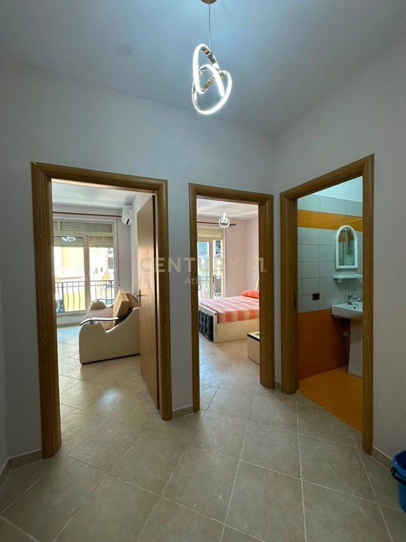 Apartament 1+1 ne shitje Shkembi Kavajes 150m nga Deti