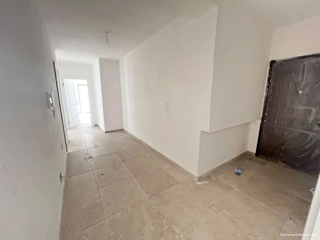 Zyre Me Qera 3+1+2 Tek Rruga e Durresit (ID BZ21011) Tirane