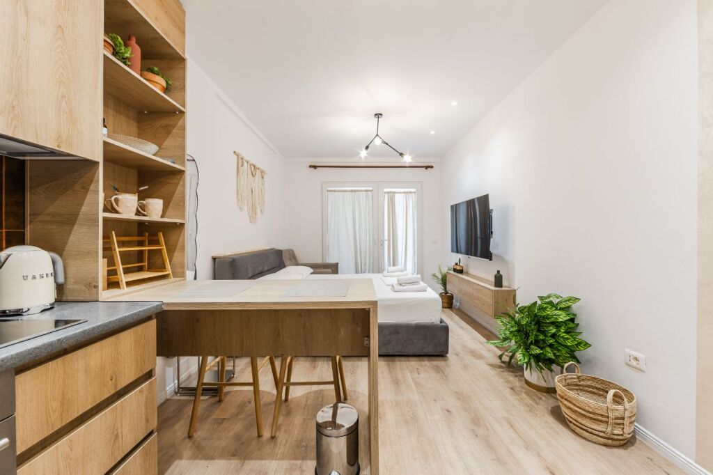 Furnished studio apartment for sale in Dhermi, Sofo Duni