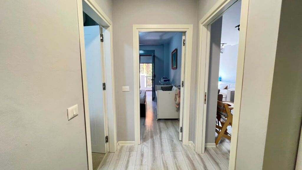 🏠 **FOR RENT: 1+1 Apartment with Terrace**  📍 Zoo Area 💰 60,000 ALL/Month 🏢 2nd Floor 📐 70 m²  ⚜️ **Recently Renovated – Located in a Quiet and Comfortable Area**