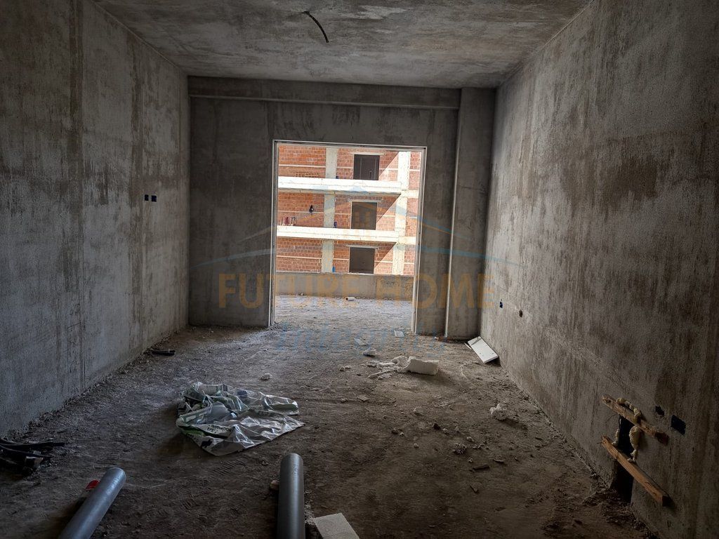 Shitet, Apartament 2+1, Fusha e Aviacionit, Tiranë.