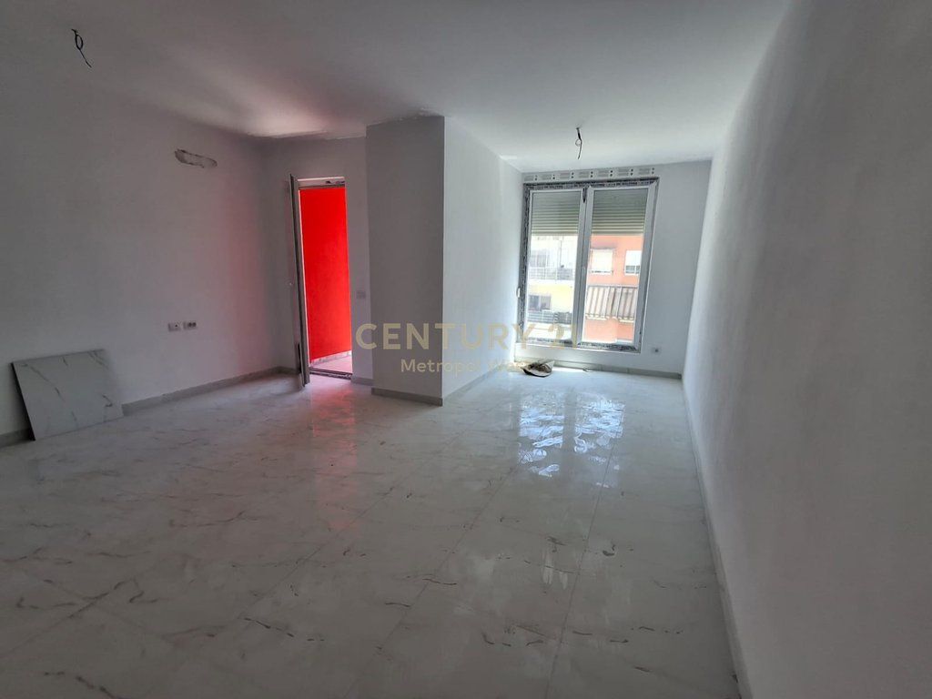 Apartament 2+1 me Qira pranë Bulevardit të Ri – Kompleks i Ri