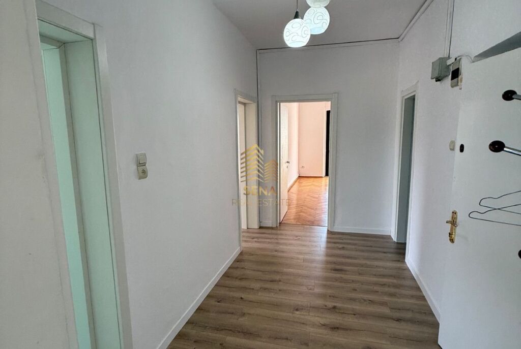 Affitto, Locale Commerciale 3+1+2blk, Via Elbasan, 800 Euro/mese Netto