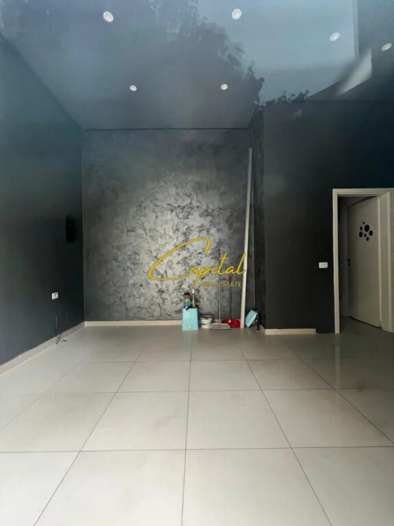 SHOP FOR RENT 26 M2 FORMER PARK 35,000 LEKE