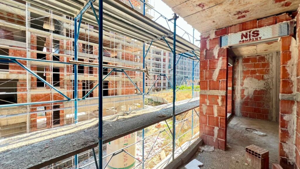 🏠 **IN VENDITA: Appartamento 1+1**  📍 Paskuqan (Ringside Residence) 🌞 Esposizione Sud (Pieno Sole) 💰 €79.900 📐 66 m²  ✨ **Situato in una delle zone a più rapido sviluppo di Tirana – Ideale come abitazione o investimento**