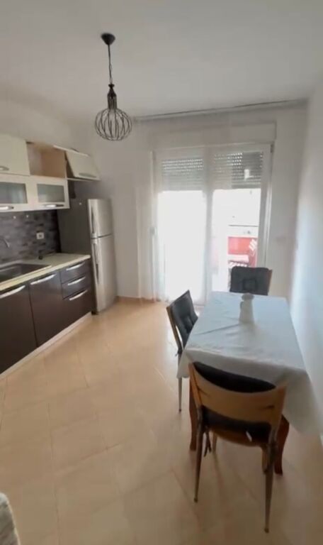 Apartament me qera 2+1+2 tek Ambasada Amerikane