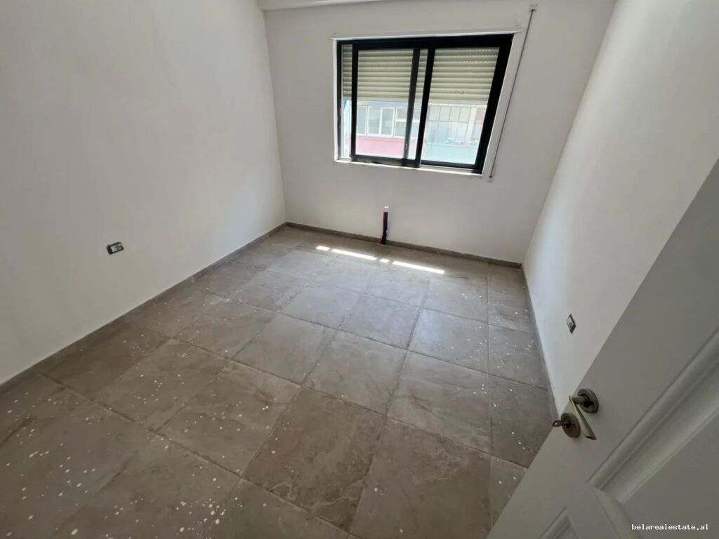 Zyre Me Qera 3+1+2 Tek Rruga e Durresit (ID BZ21011) Tirane