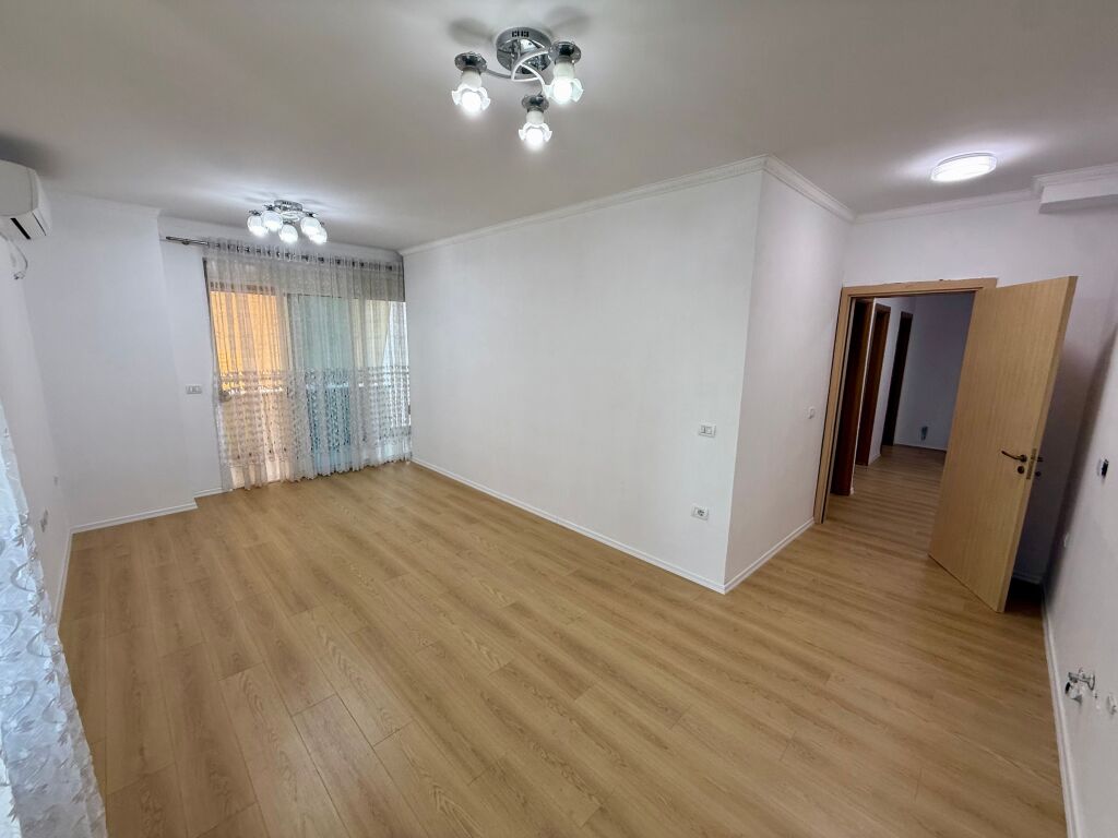 📣 SHITET Apartament 2+1 📍Fresk, Rruga e Dajtit, Prane Market Klodi ✨