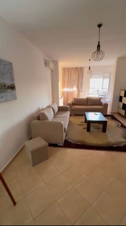 Apartament me qera 2+1+2 tek Ambasada Amerikane