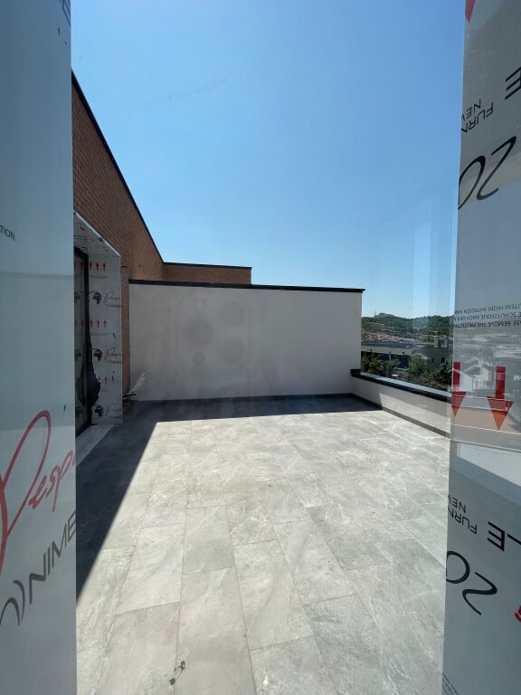 Vendesi duplex 3+1+4 con veranda presso Picadilly Residence, vicino a TEG