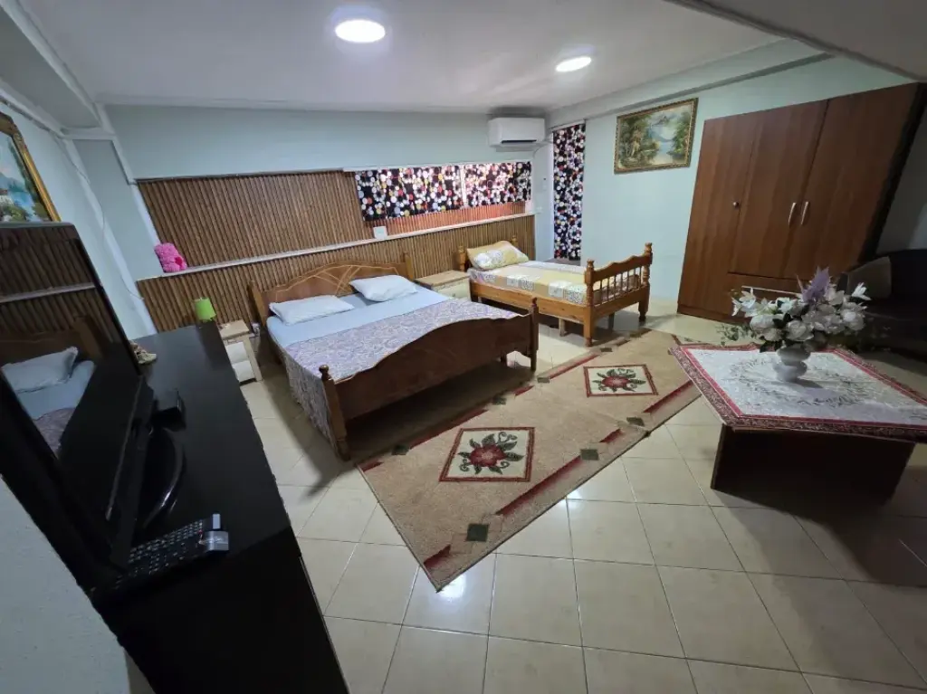 Jepet apartament 1+1 me qira tek Rruga Myslym Shyri , prane Tenis Tirana , Shallvaret , Taiwan Center , Pallatet Agimi , Kinema Agimi , Ish Blloku .