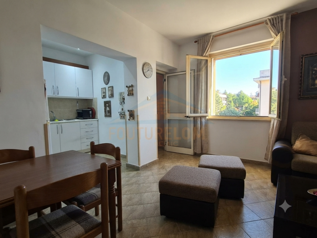 Qira, Shtëpi Private, Pazari i Ri, Tiranë