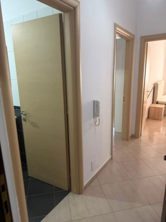 In affitto Appartamento 2+1, Viale Astir presso Optika Luani 450 mila lek vecchi