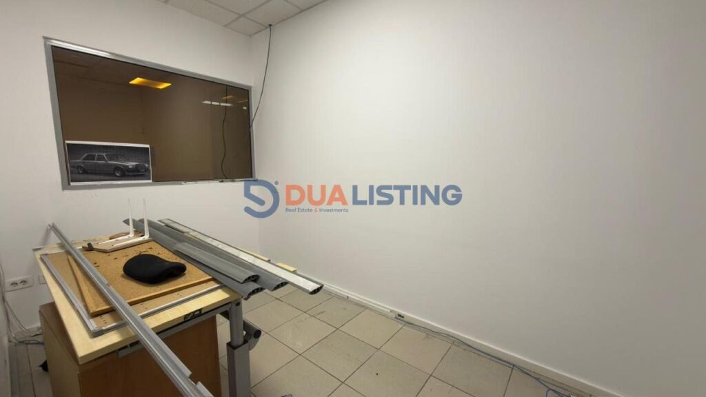 Locale commerciale in affitto – Vicino all'ex LSI