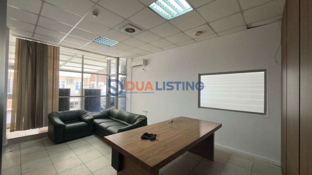 Locale commerciale in affitto – Vicino all'ex LSI
