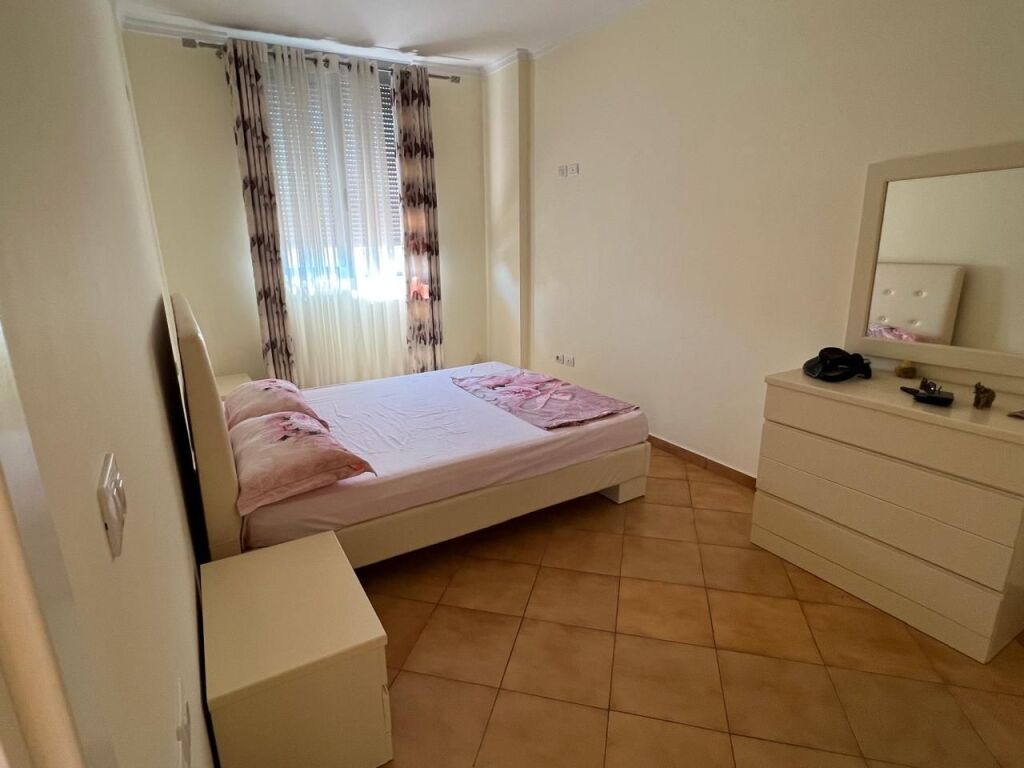 JEPET ME QIRA APARTAMENT 2+1+2 VLORE/SHKOLLA E MARINES