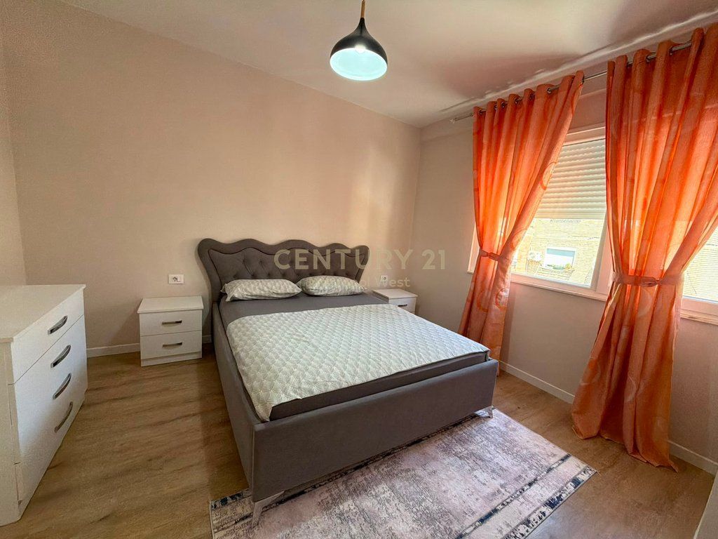 Apartament 1+1 me Qira tek Ish Tregu Elektrik 650 € /Muaj