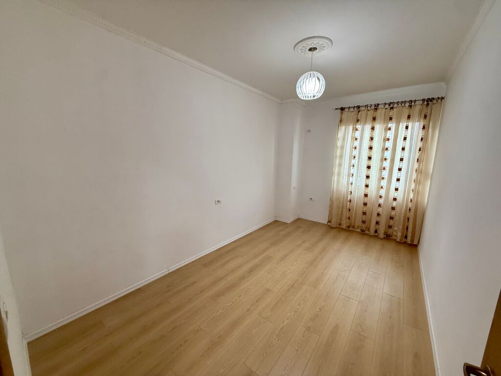 📣 SHITET Apartament 2+1 📍Fresk, Rruga e Dajtit, Prane Market Klodi ✨