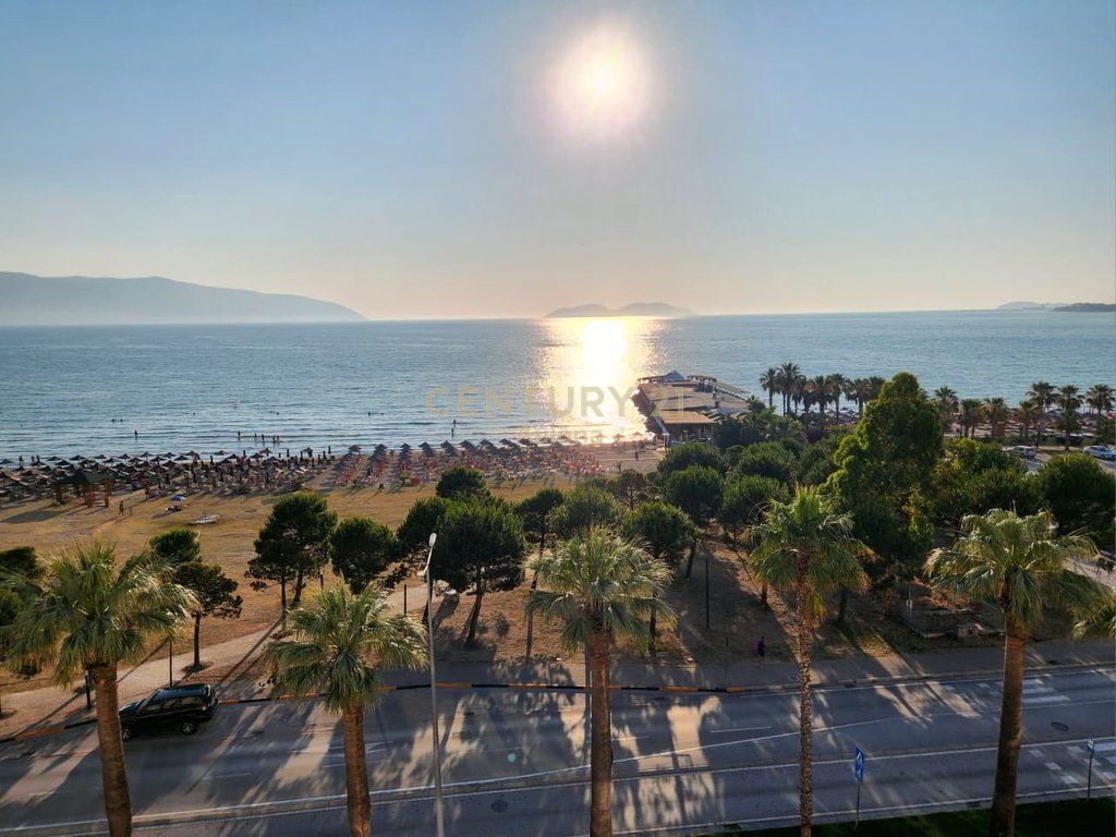 Appartamento 2+1 con Vista Completa sul Mare a Lungomare 1
