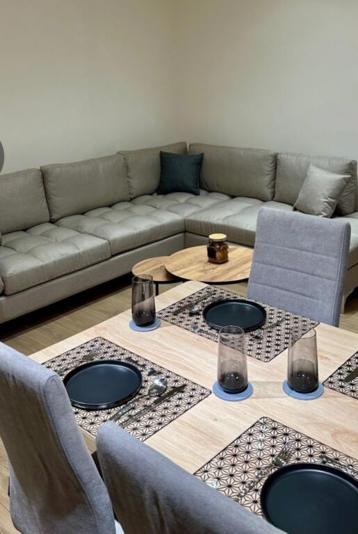 JEPET APARTAMENT ME QERA 2+1, BULEVARDI BAJRAM CURRI