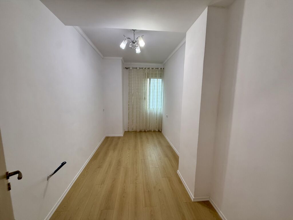 📣 SHITET Apartament 2+1 📍Fresk, Rruga e Dajtit, Prane Market Klodi ✨