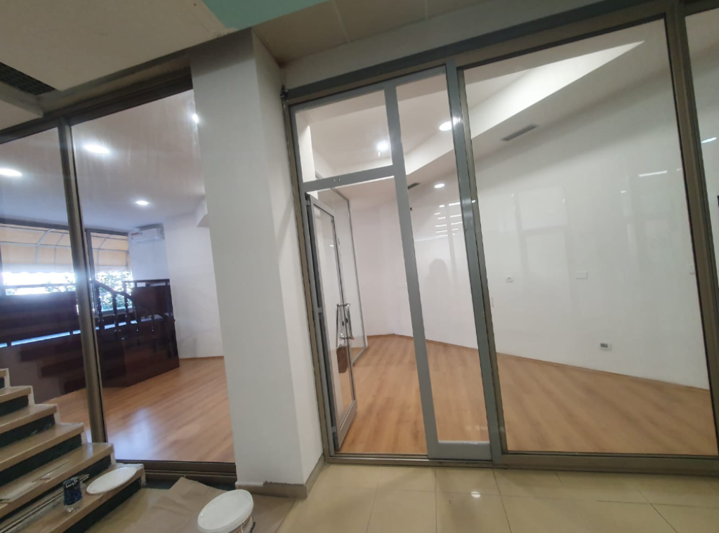 Locale Commerciale in Affitto Dopo il 15° Piano – 79,86 m² Lordi