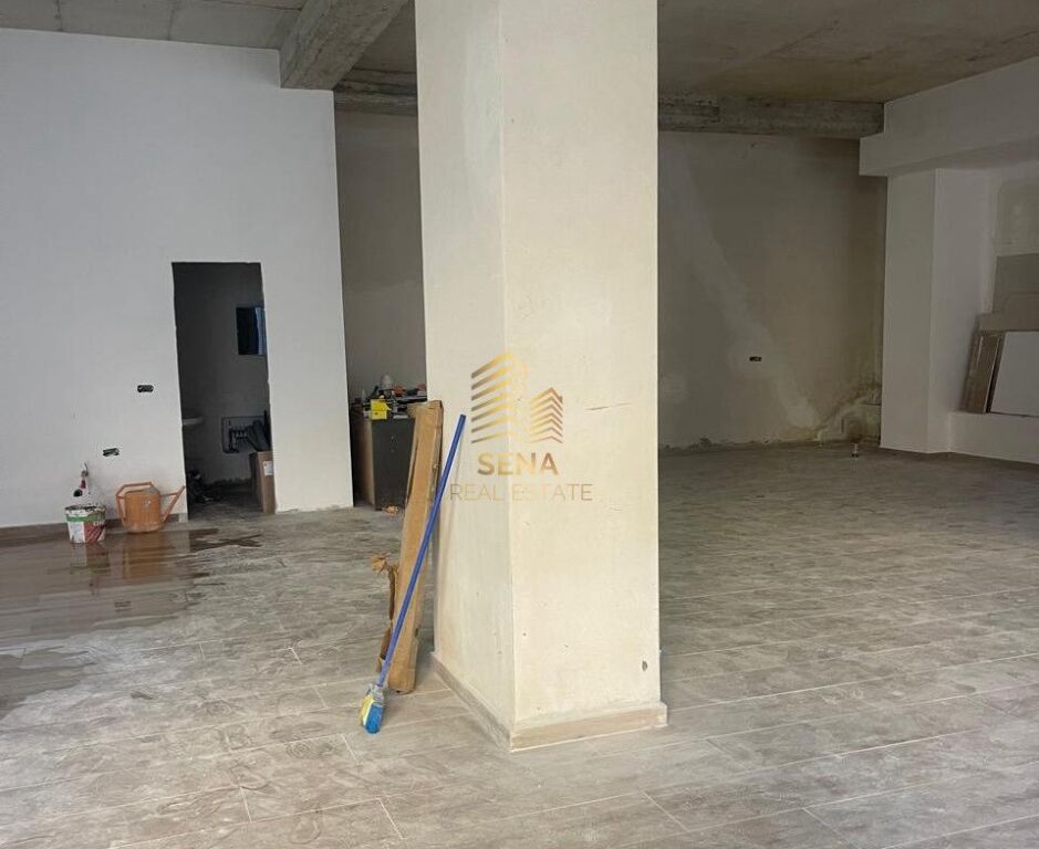 Affitto, Locale Commerciale, di fronte alla Nuova Maternità, 150.000 Leke