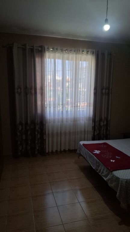 JEPET SHTEPI PRIVATE ME QERA 1+1+VERANDE - PAS VIZION PLUS !